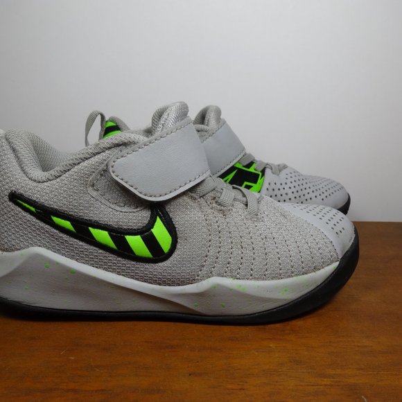 Nike Team Hustle Quick 2 Sport Kids Size 12C - Picture 5 of 10